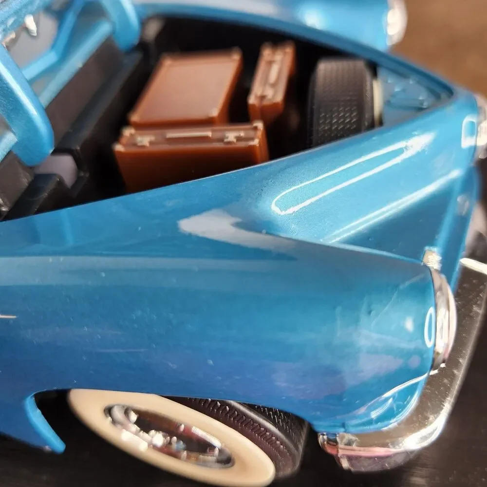 Road Legends 1948 Aqua Blue Tucker 1:18 Diecast Car # 92268 With Box and Stand